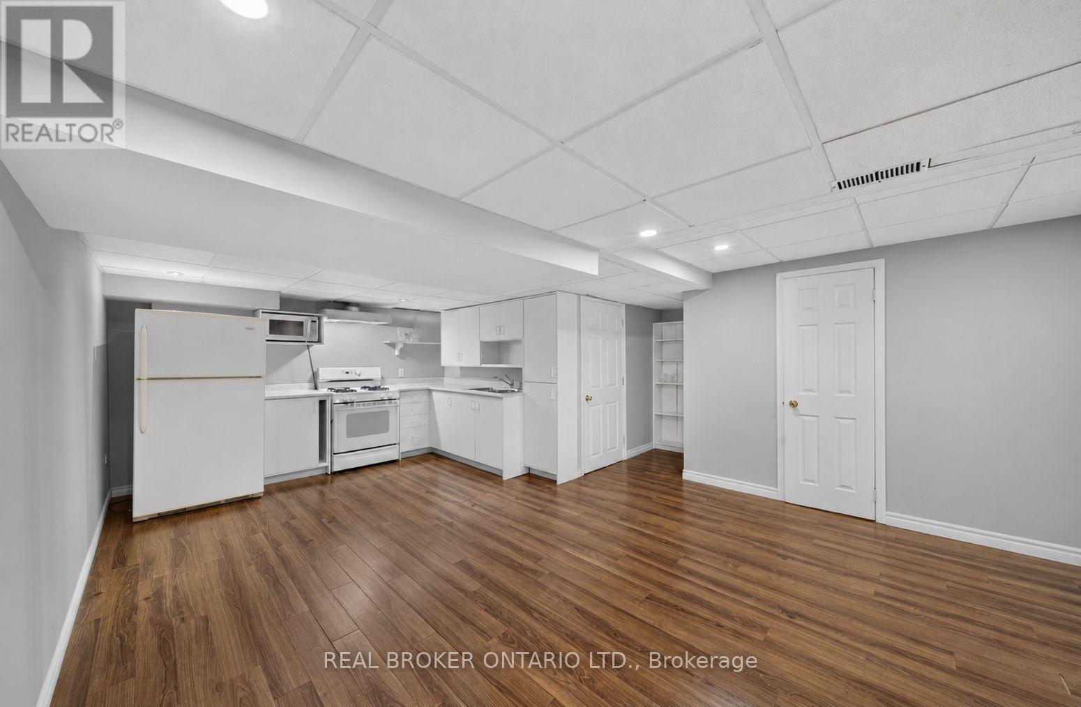63 ERIC CLARKE DRIVE - Image 27