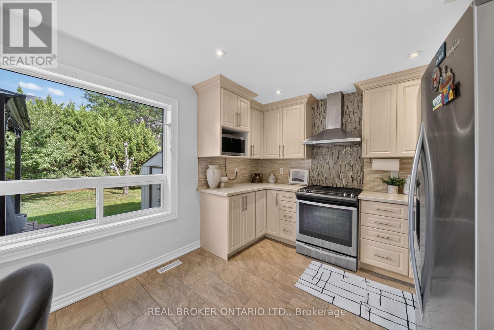 63 ERIC CLARKE DRIVE - 7