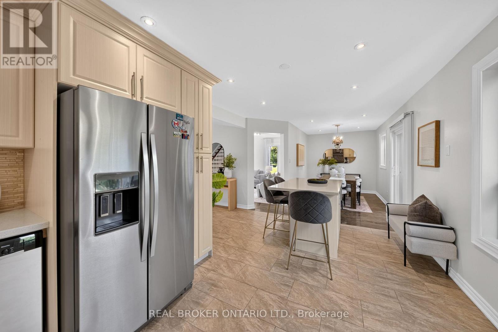 63 ERIC CLARKE DRIVE - Image 9