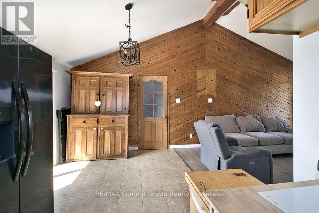 449686 10TH CONCESSION ROAD - 11
