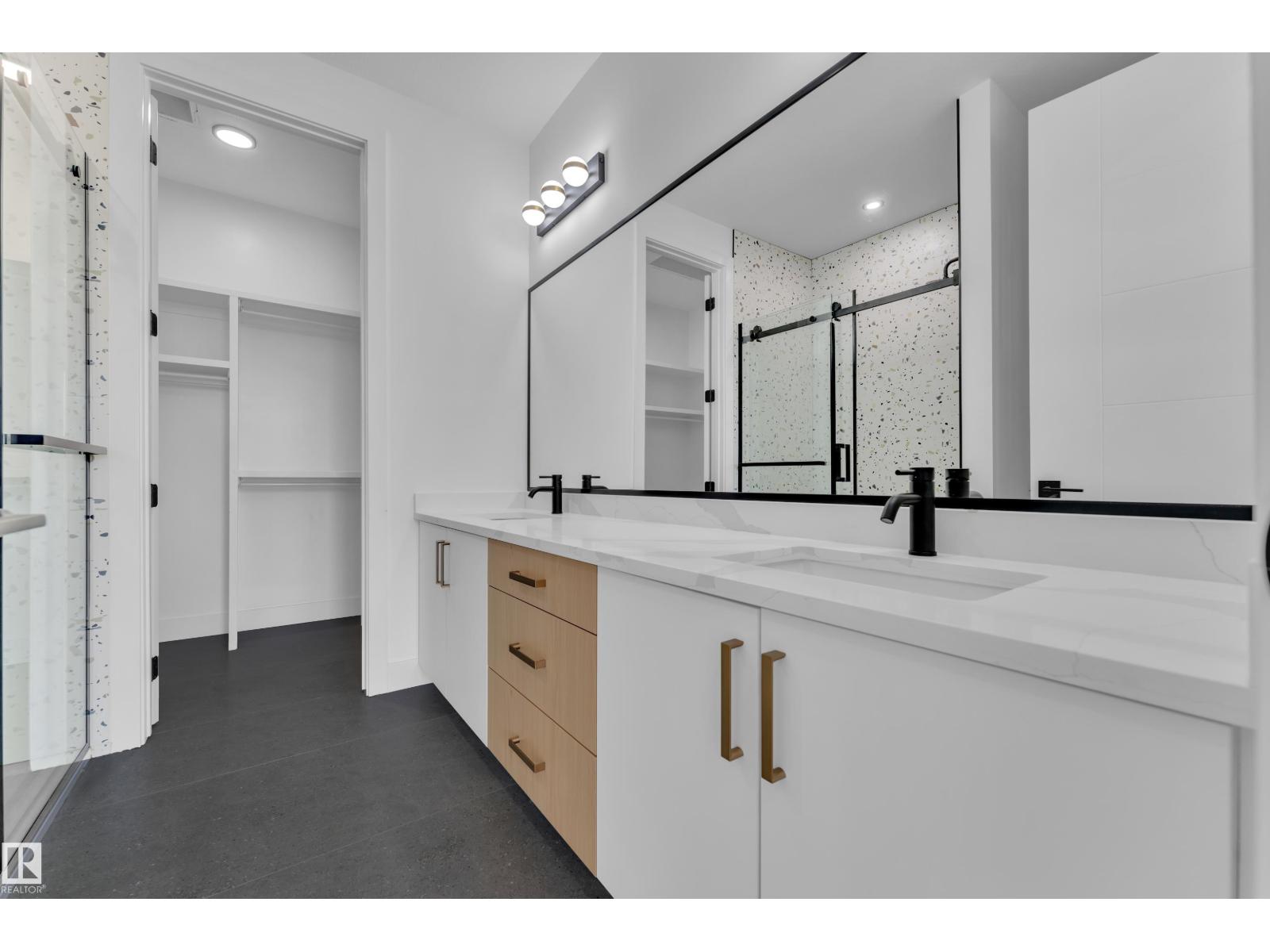 512 Robinson BV - Image 19