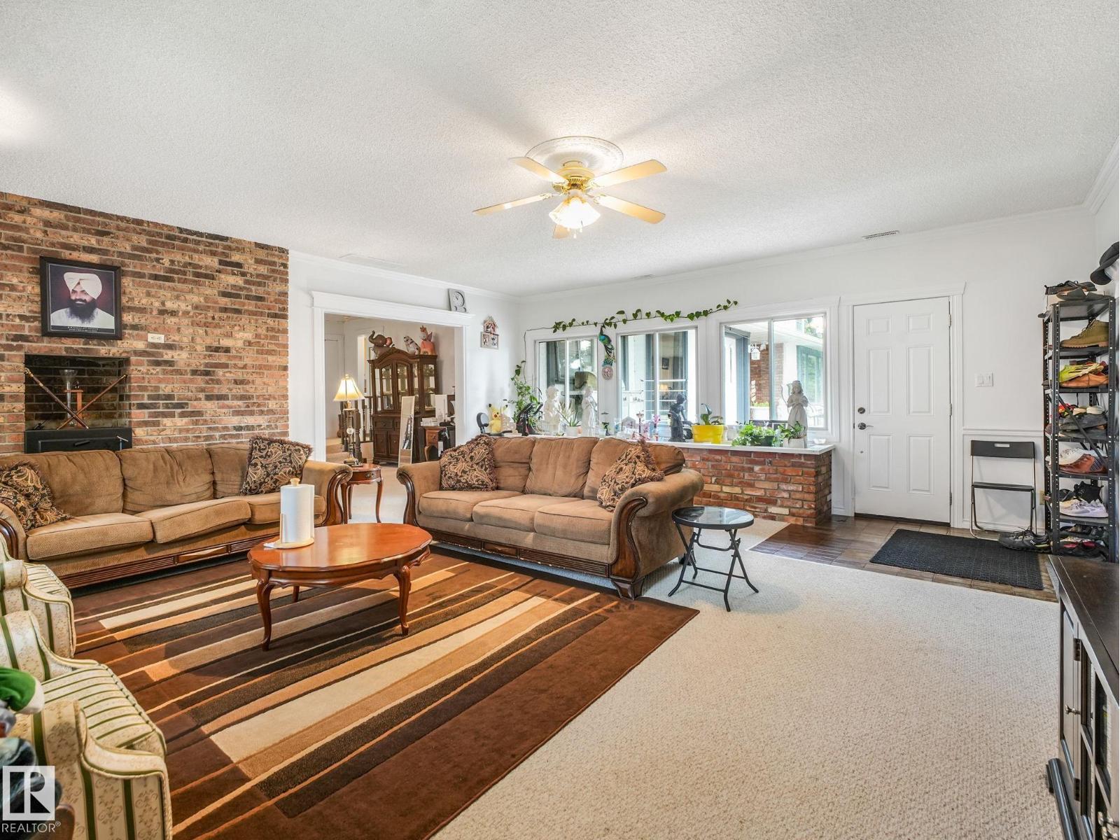 10912 5 AV SW - 24