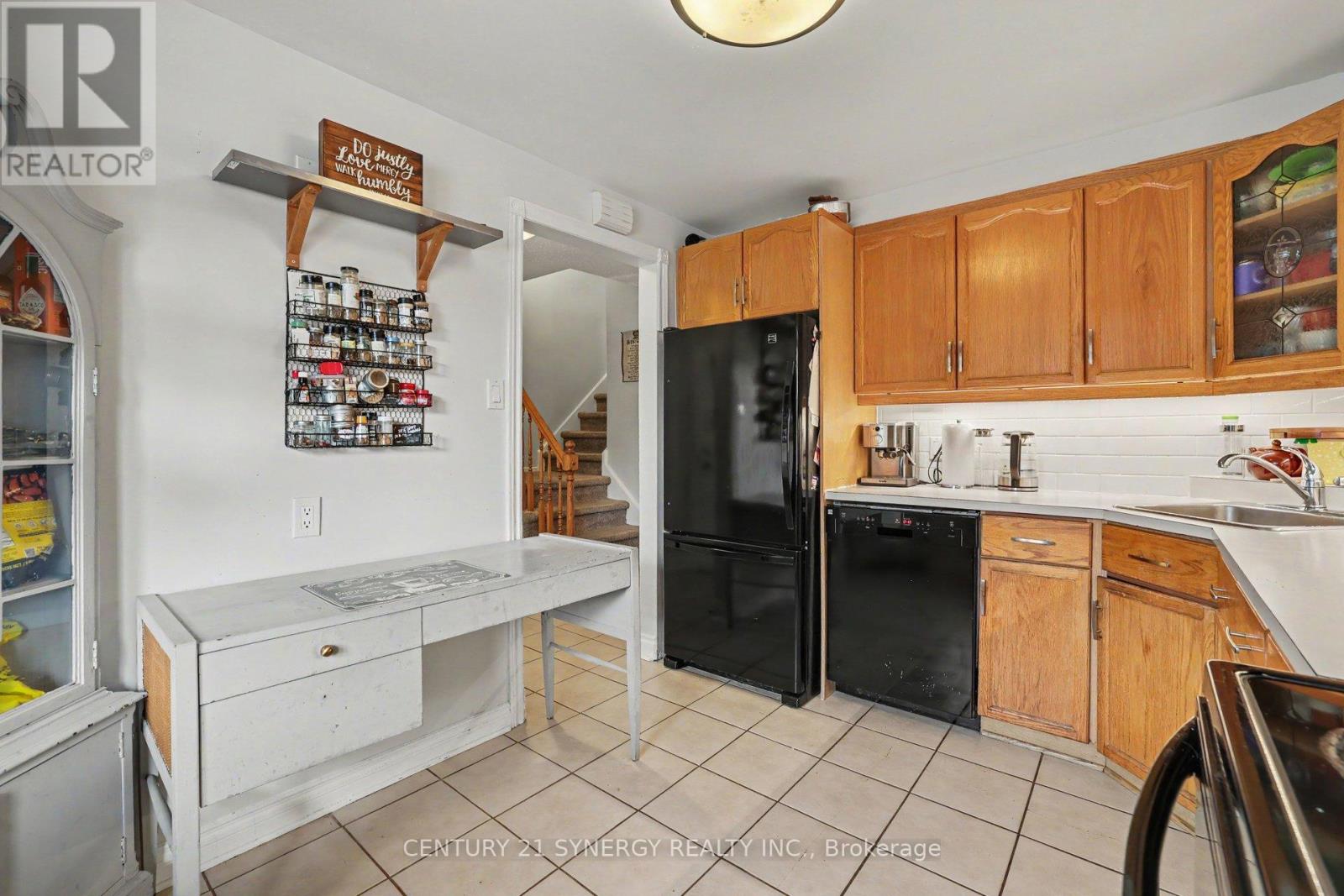 909D ELMSMERE ROAD - 8