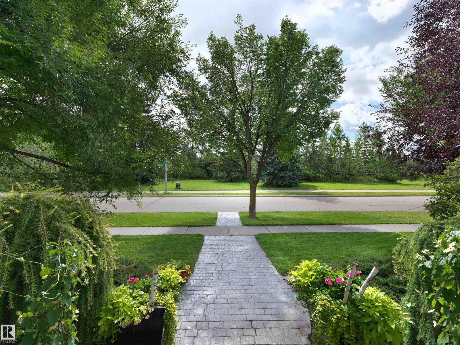 202 SASKATCHEWAN DR S NW - Image 3