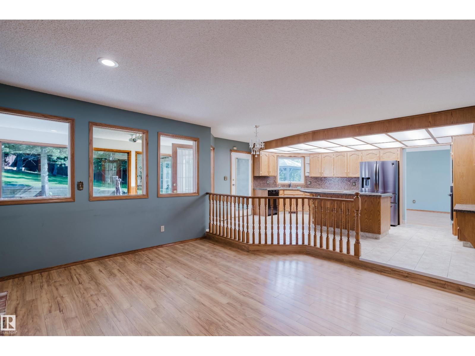7 HILLTOP CR - Image 14