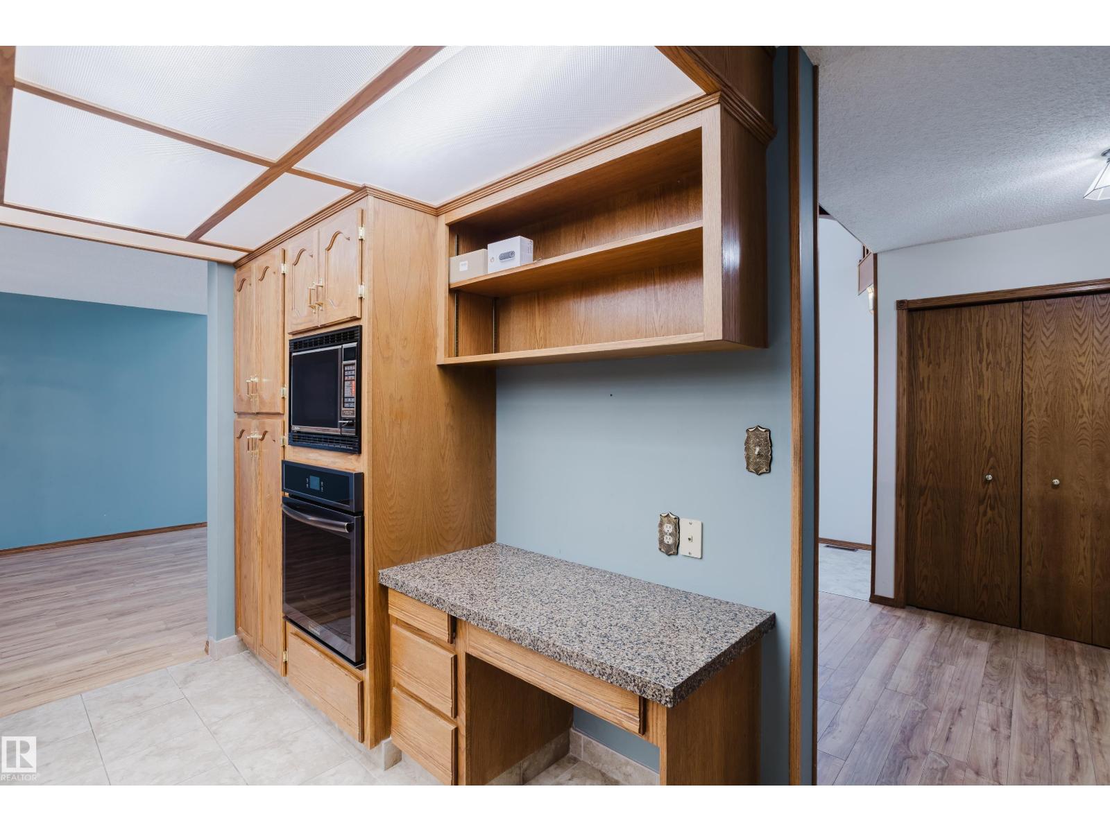 7 HILLTOP CR - Image 10