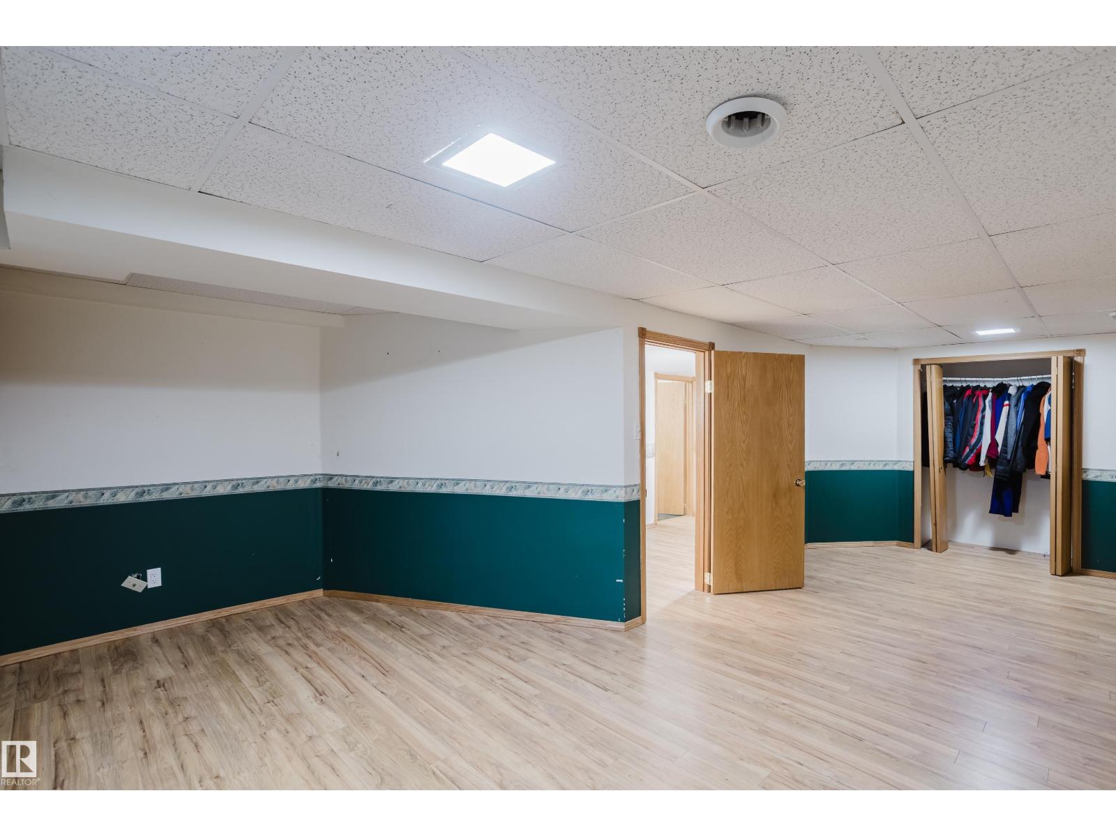 7 HILLTOP CR - Image 39