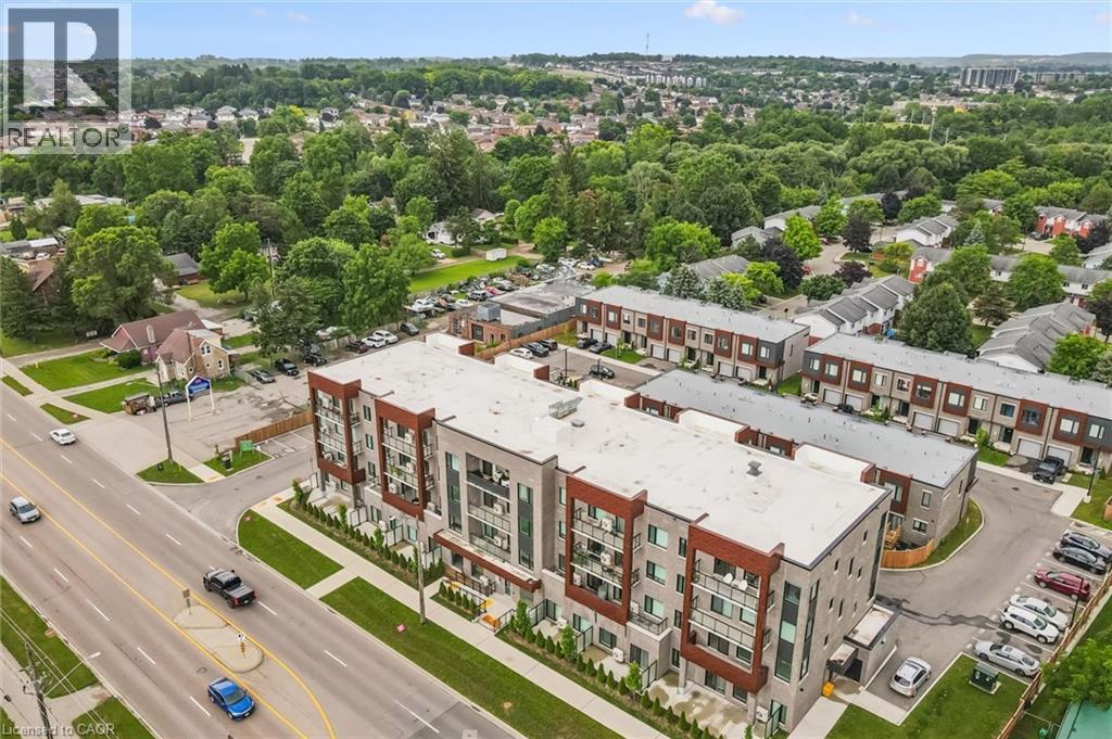 #203 408 DUNDAS Street S - 31