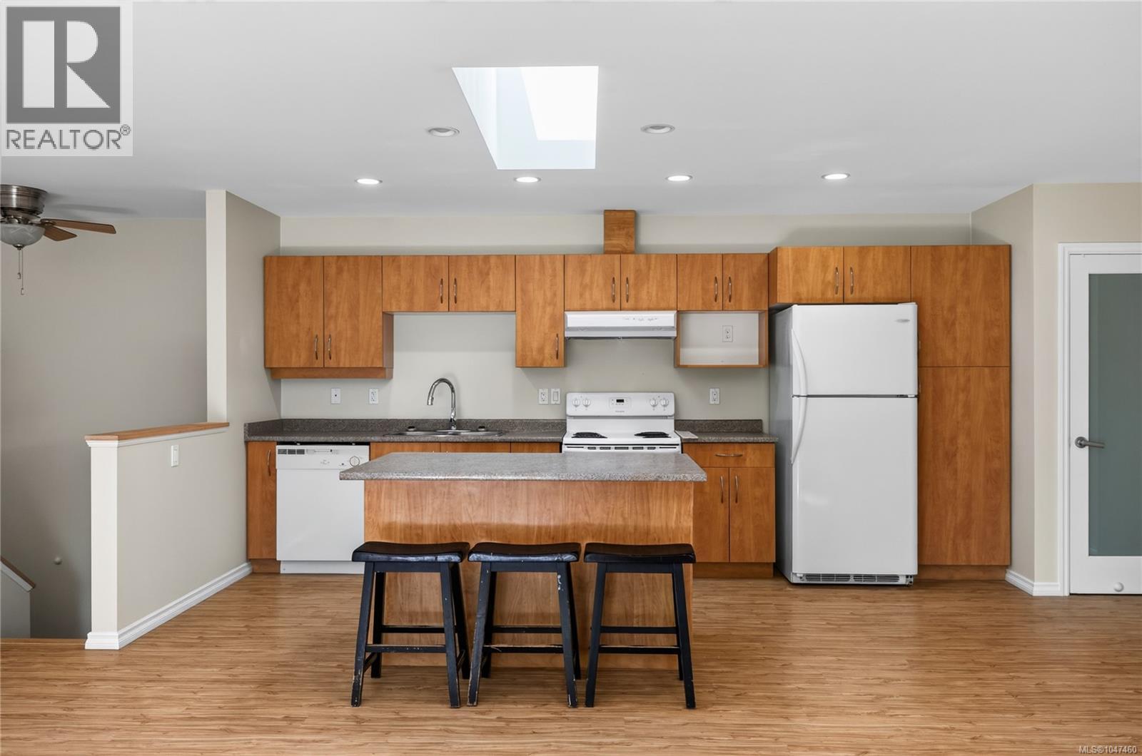 3627 Cedardale Rd - Image 4