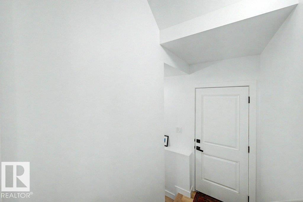 66 FENWYCK BV - Image 32