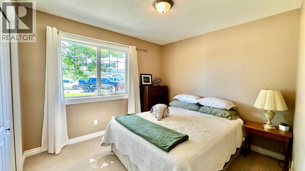 9530 100 Avenue - Image 35