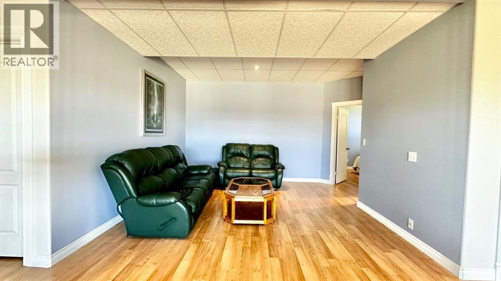 9530 100 Avenue - Image 39