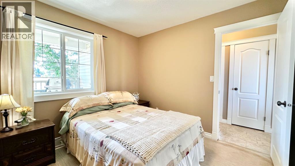 9530 100 Avenue - Image 34