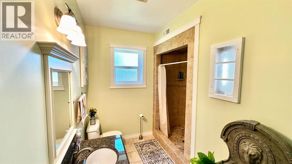 9530 100 Avenue - Image 40