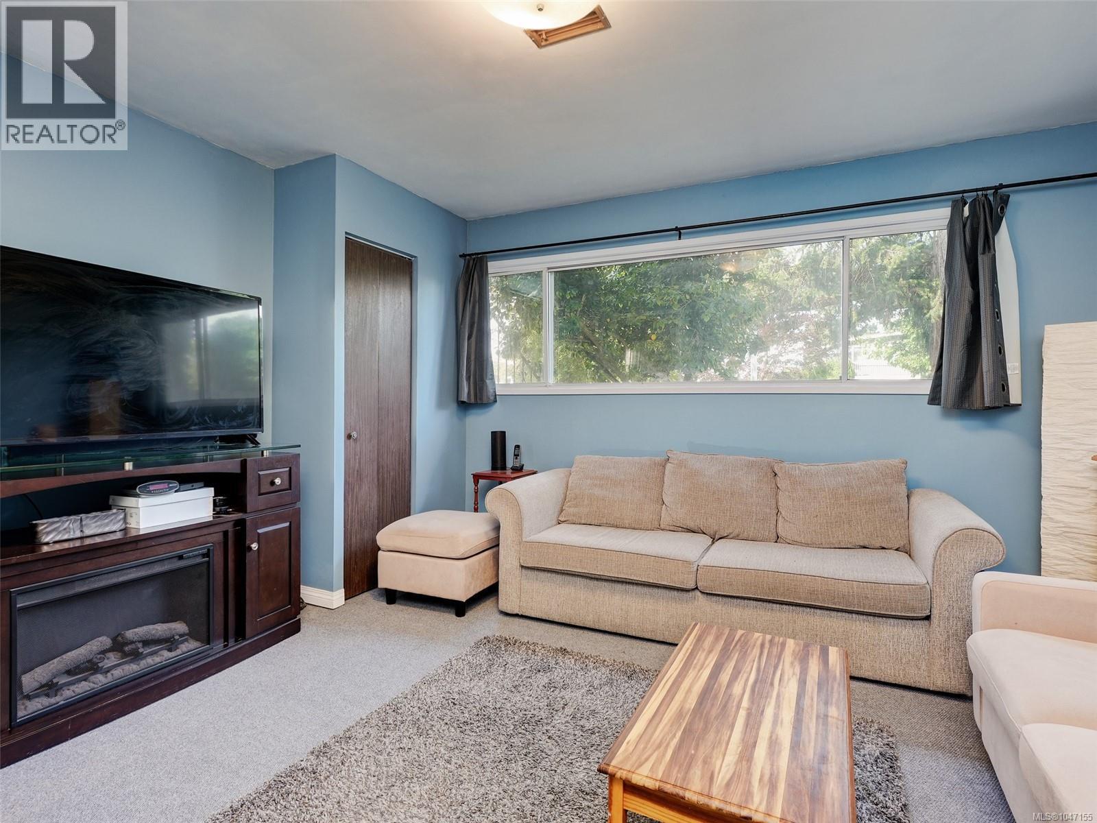 3941 Larchwood Dr, Saanich