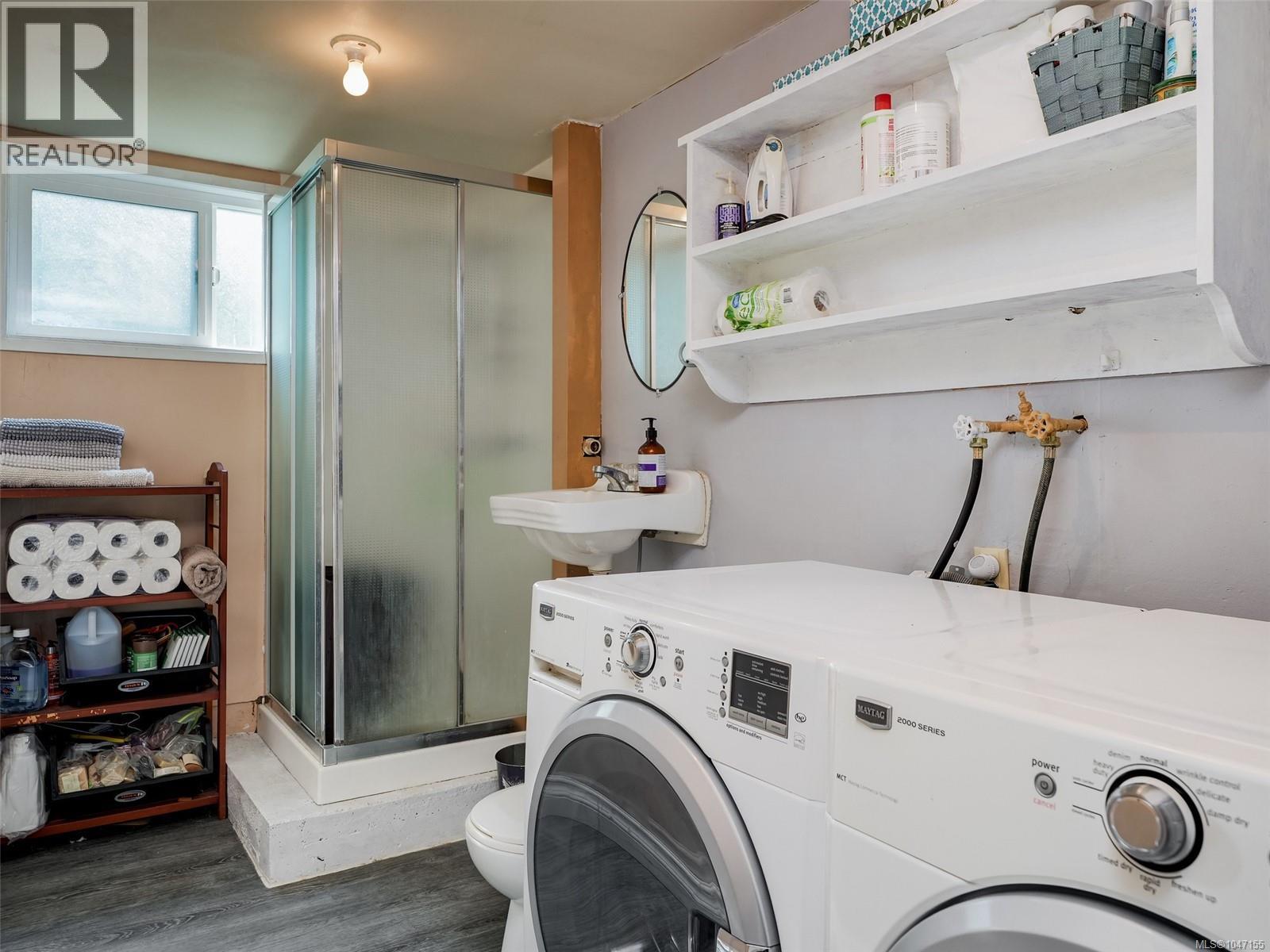 3941 Larchwood Dr, Saanich