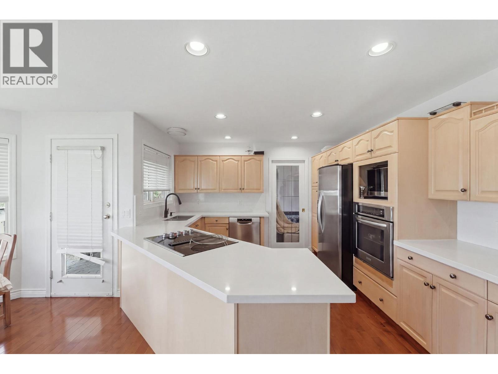 348 Phipps Crescent - 10