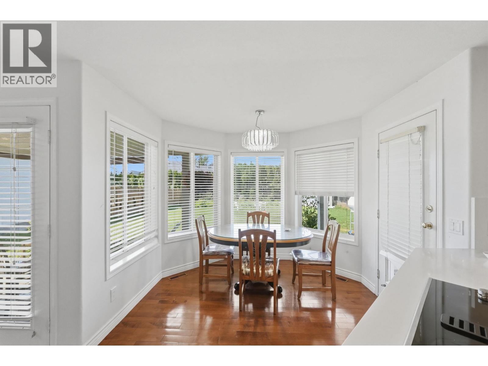 348 Phipps Crescent - 12