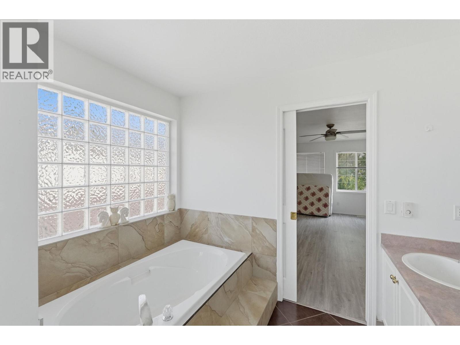 348 Phipps Crescent, Kelowna