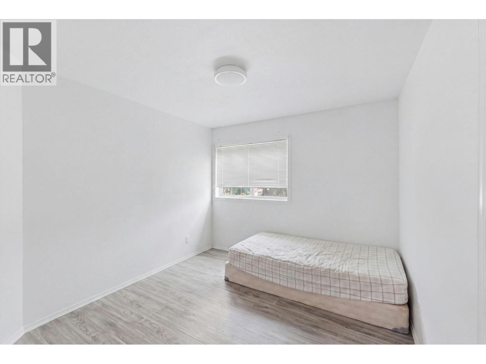 348 Phipps Crescent - 25
