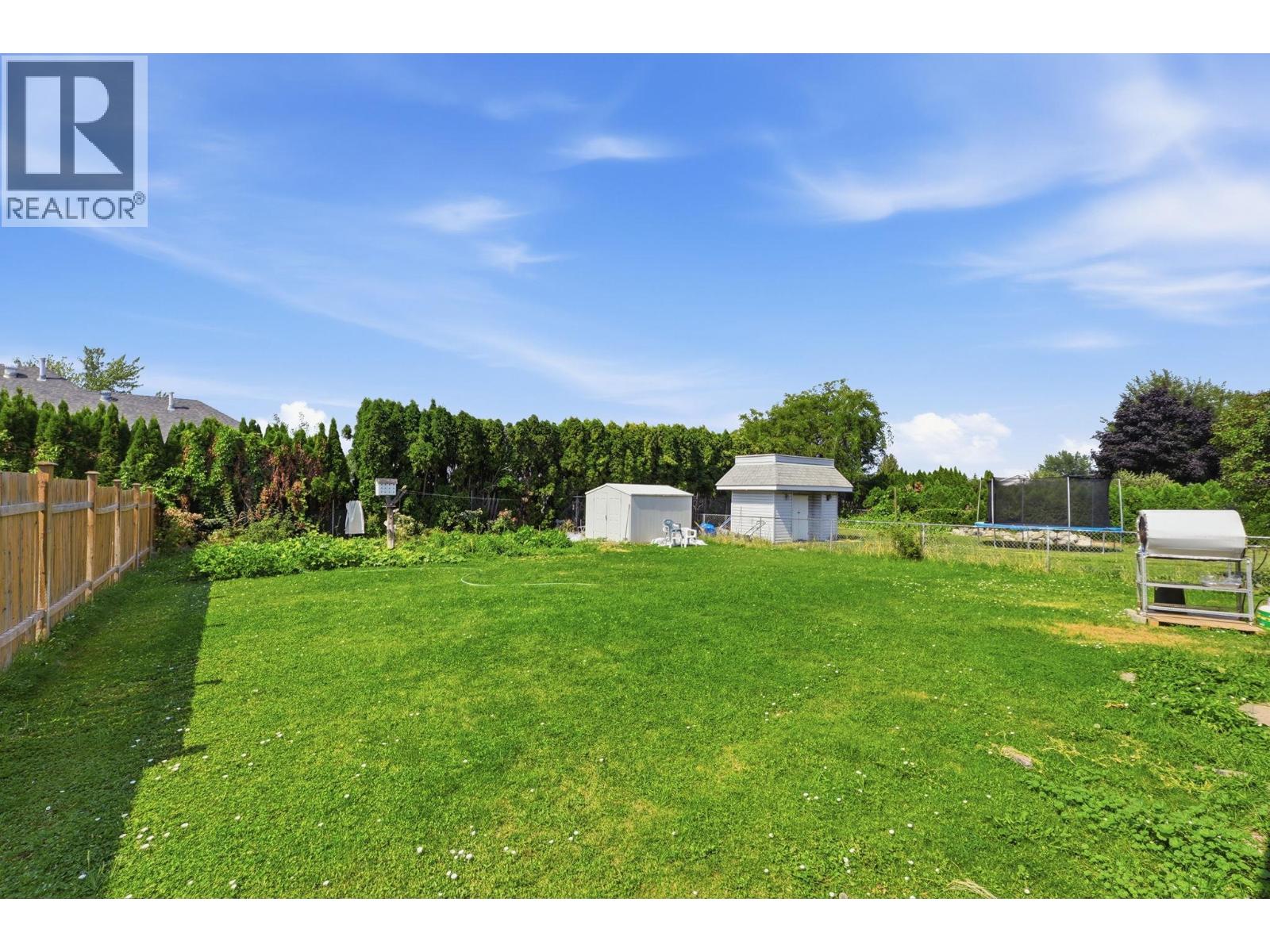 348 Phipps Crescent - 32