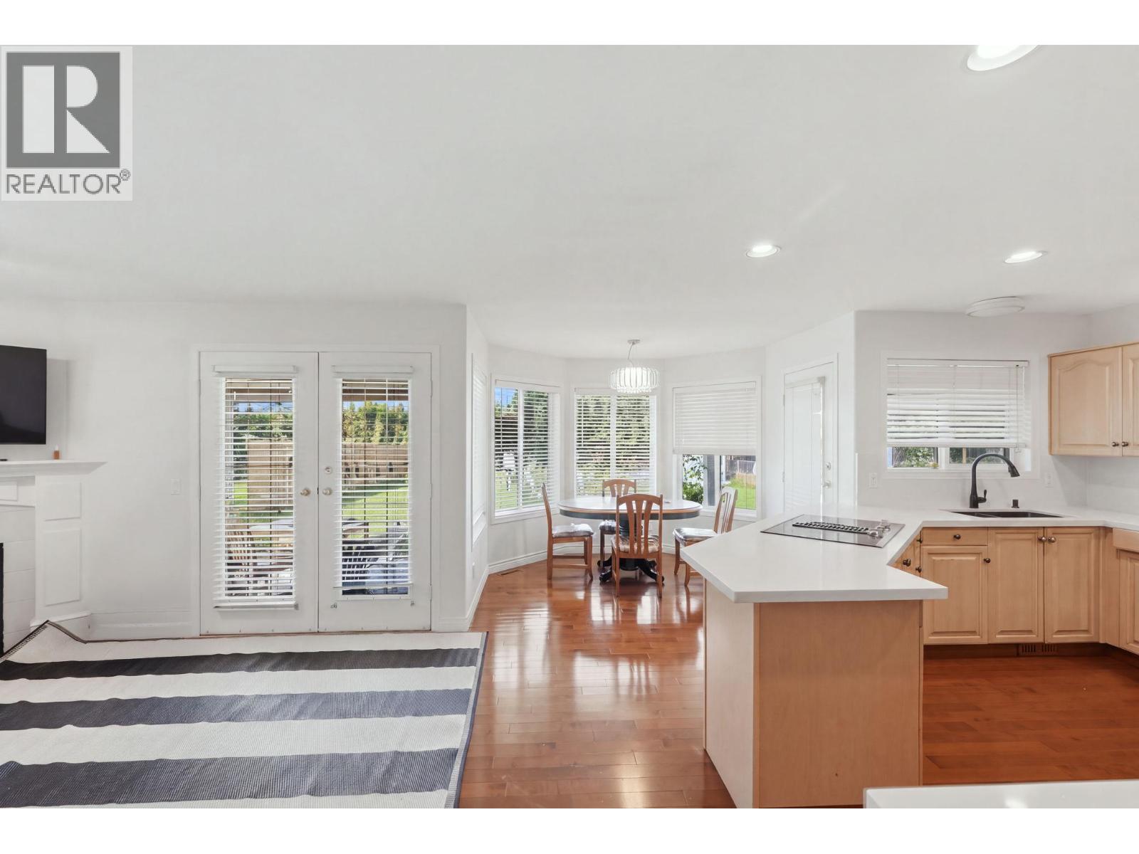 348 Phipps Crescent - 9