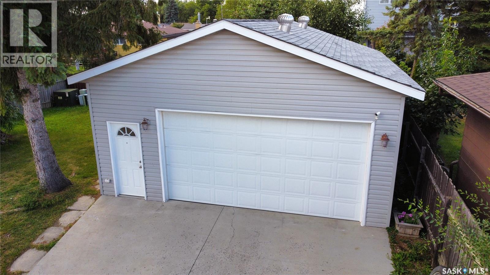 142 BLAKE PLACE - 24