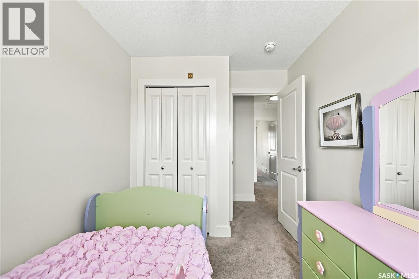 #703 Meadows BOULEVARD - 29