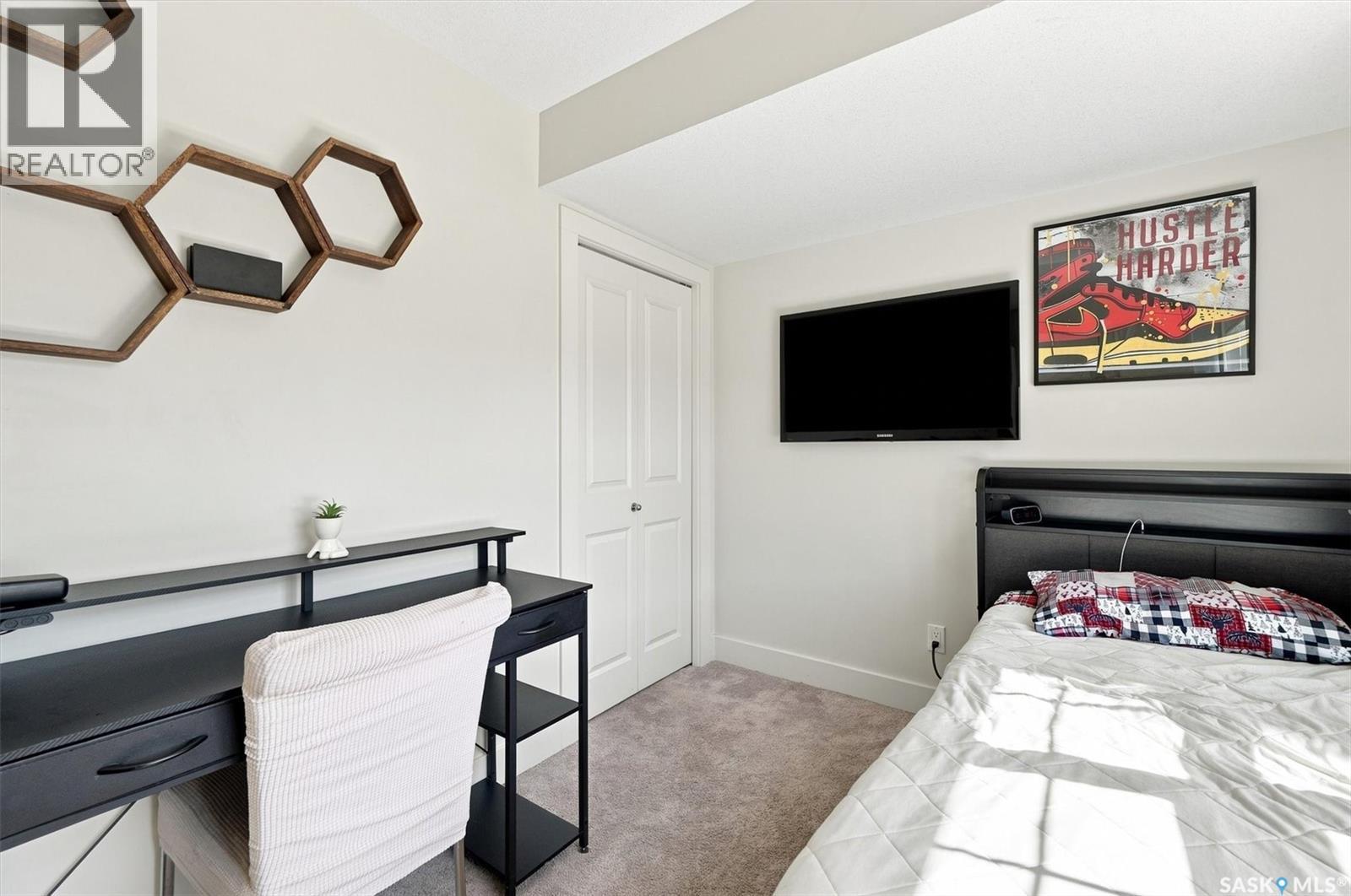 #703 Meadows BOULEVARD - Image 36