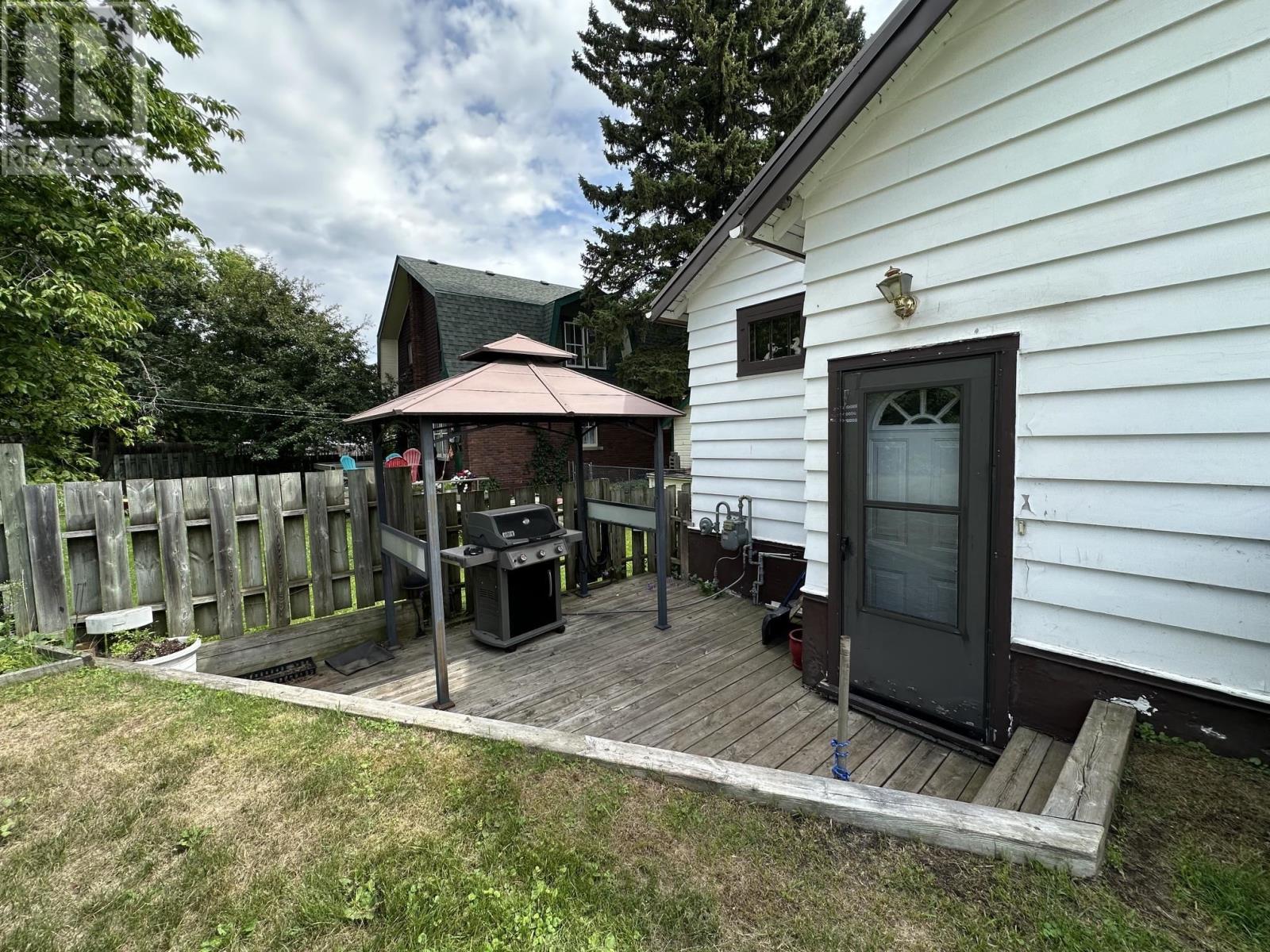 106 College ST - 19