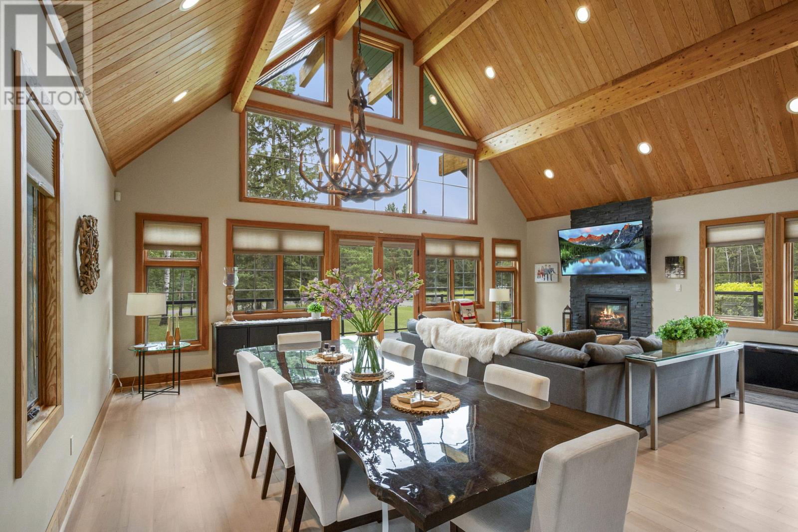 6065 Loch Lomond Road - 14