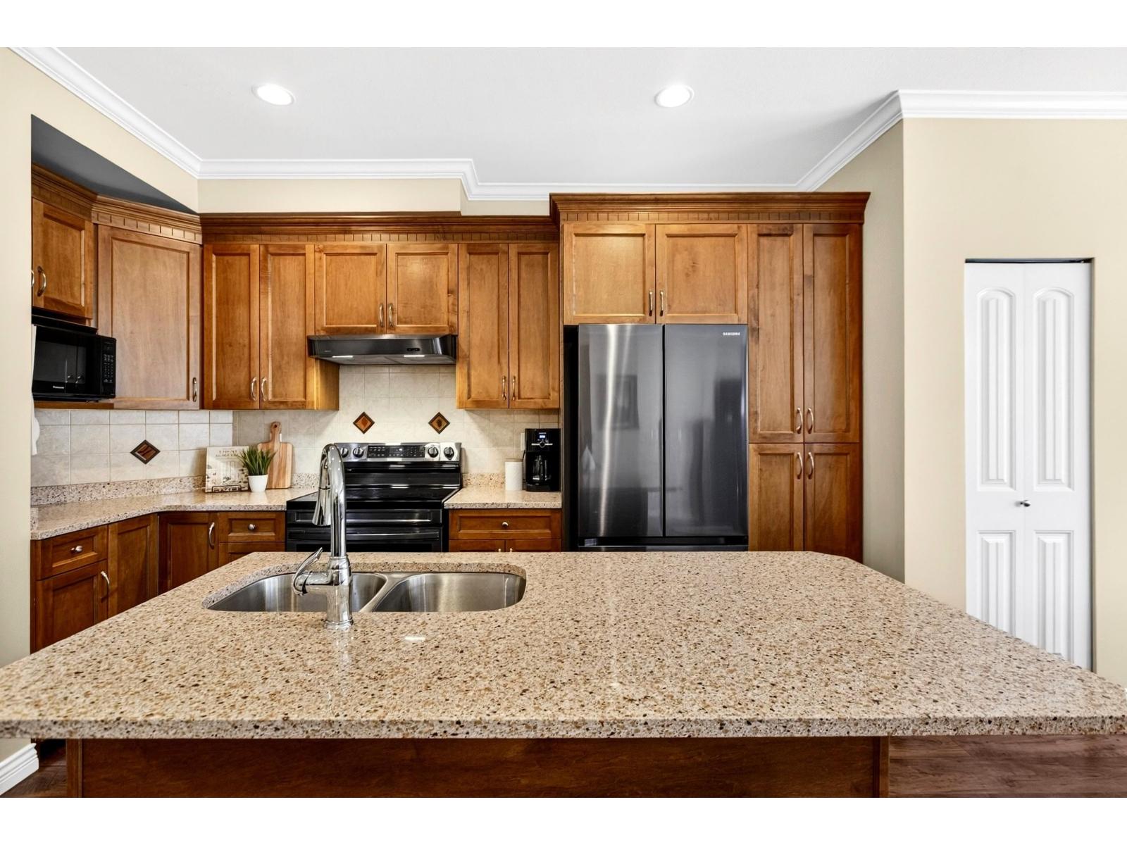 5970 164 STREET, Surrey