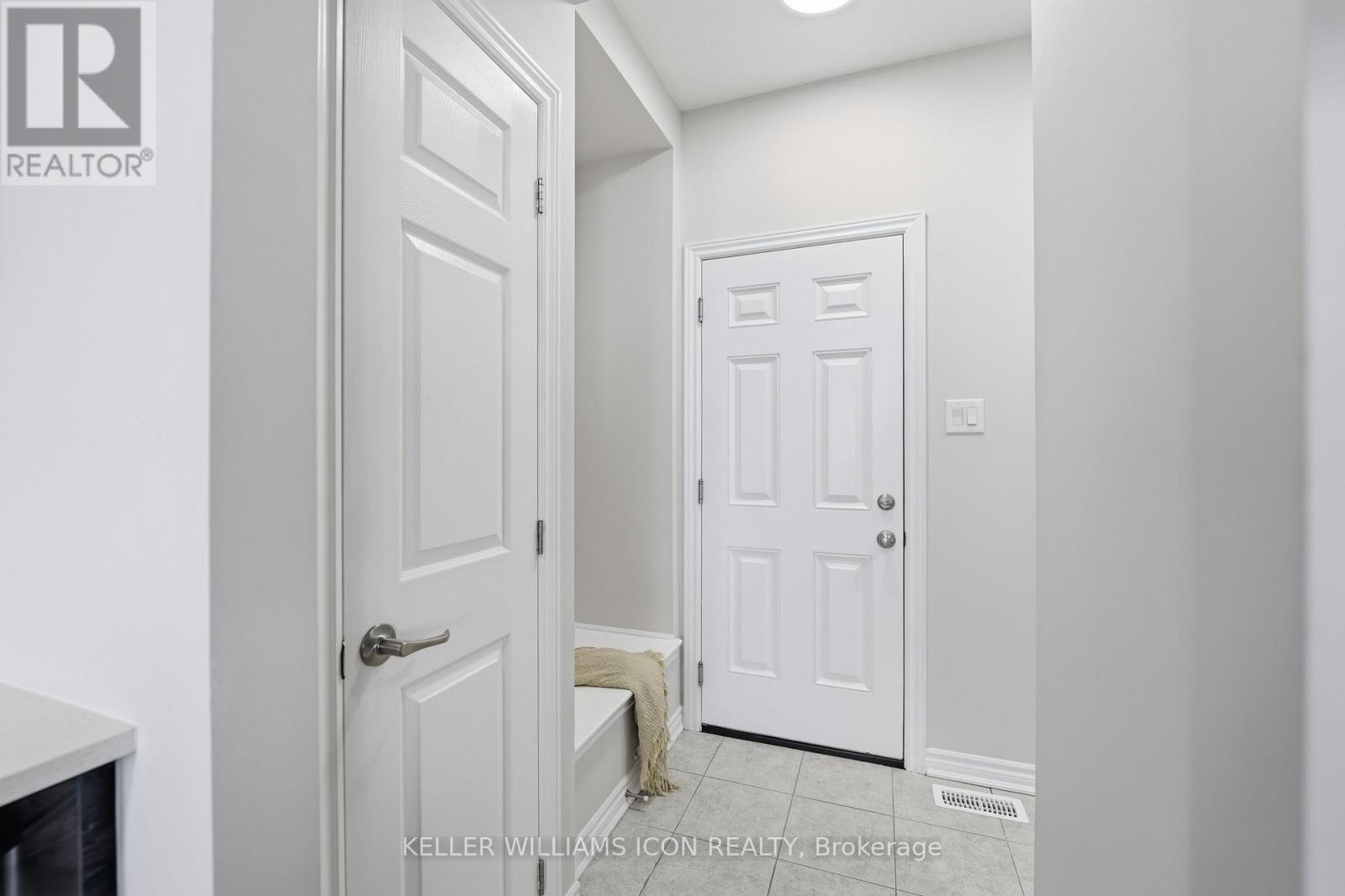 404 APHELION CRESCENT - 21