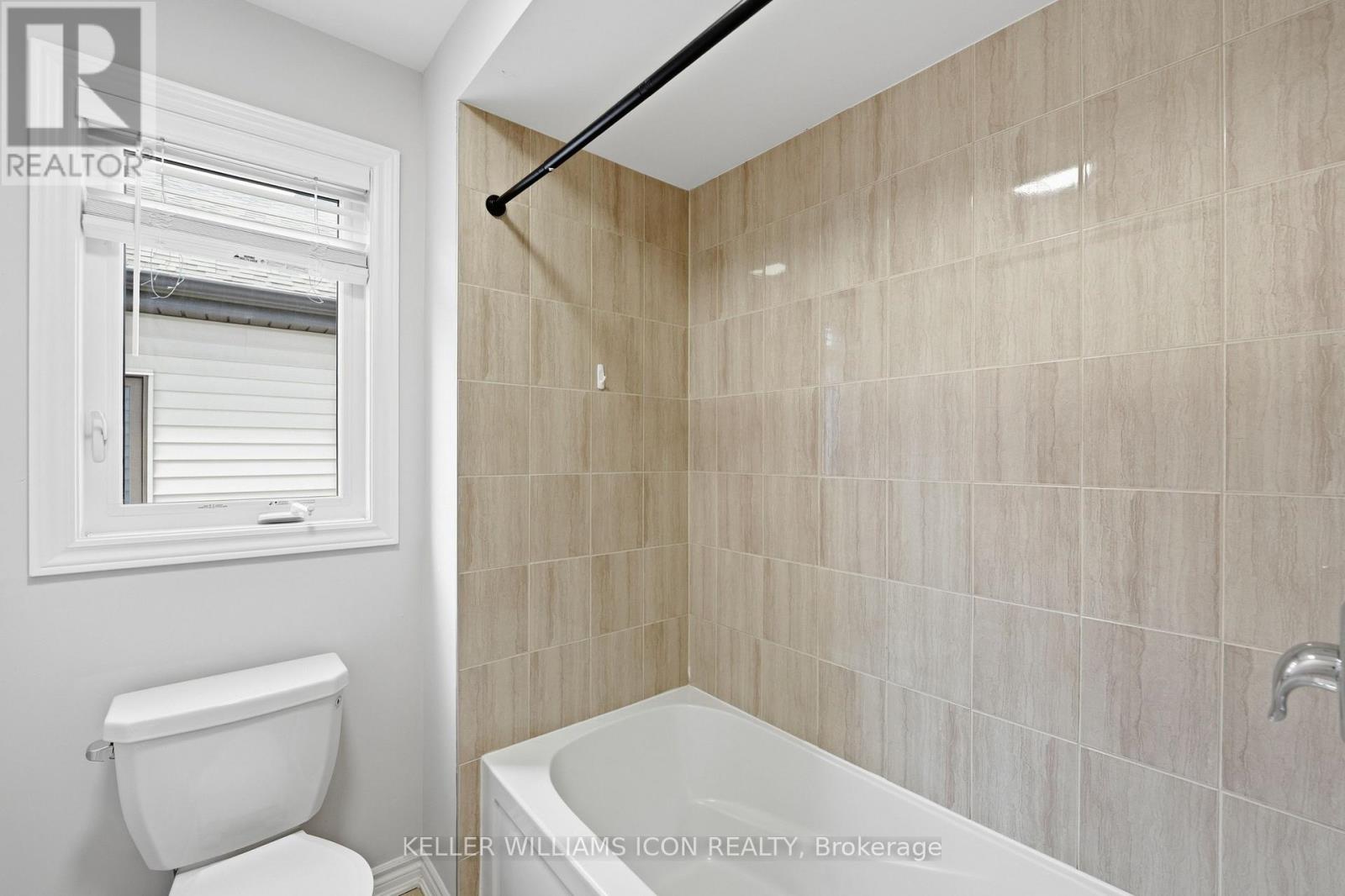 404 APHELION CRESCENT - Image 32