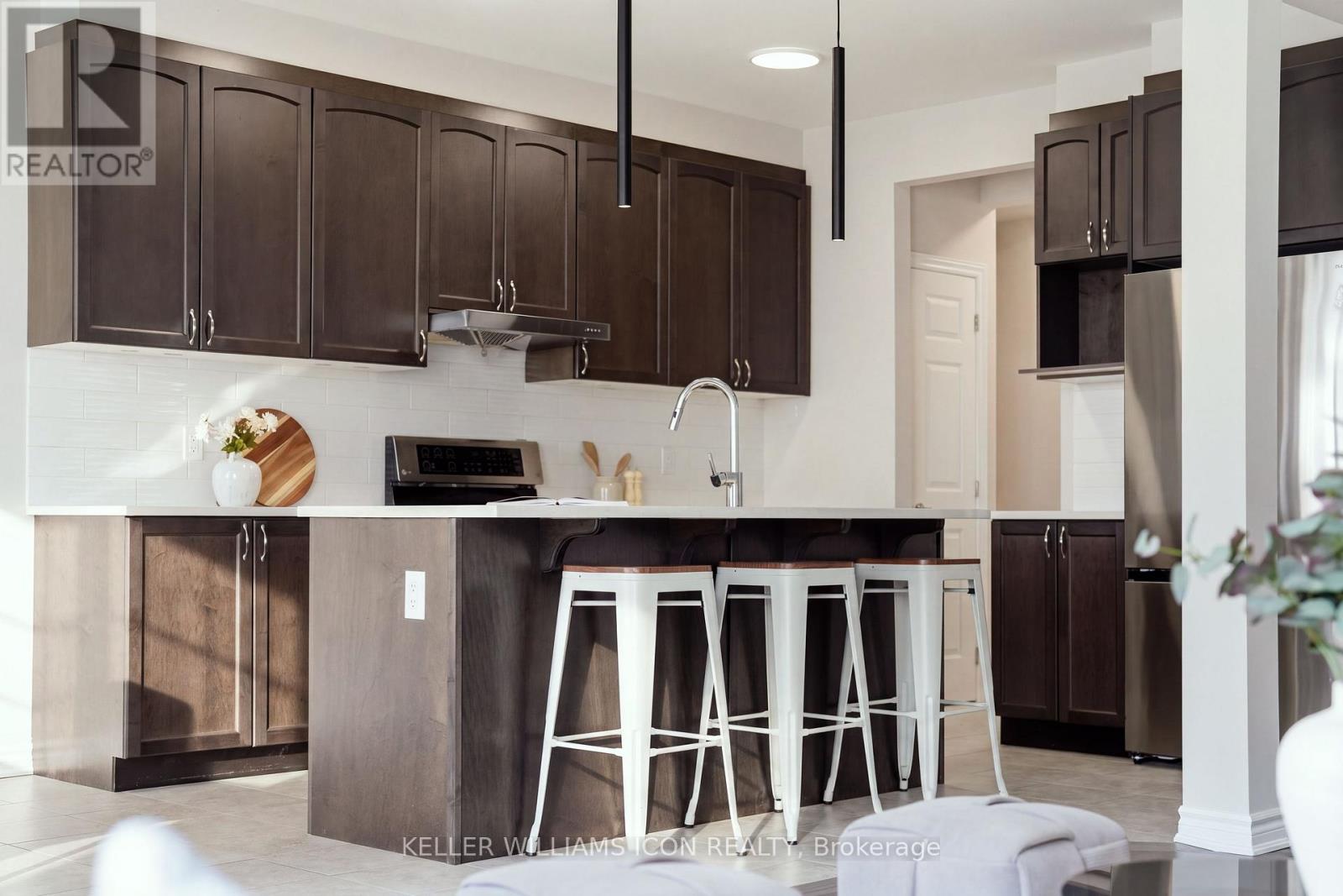 404 APHELION CRESCENT - Image 7
