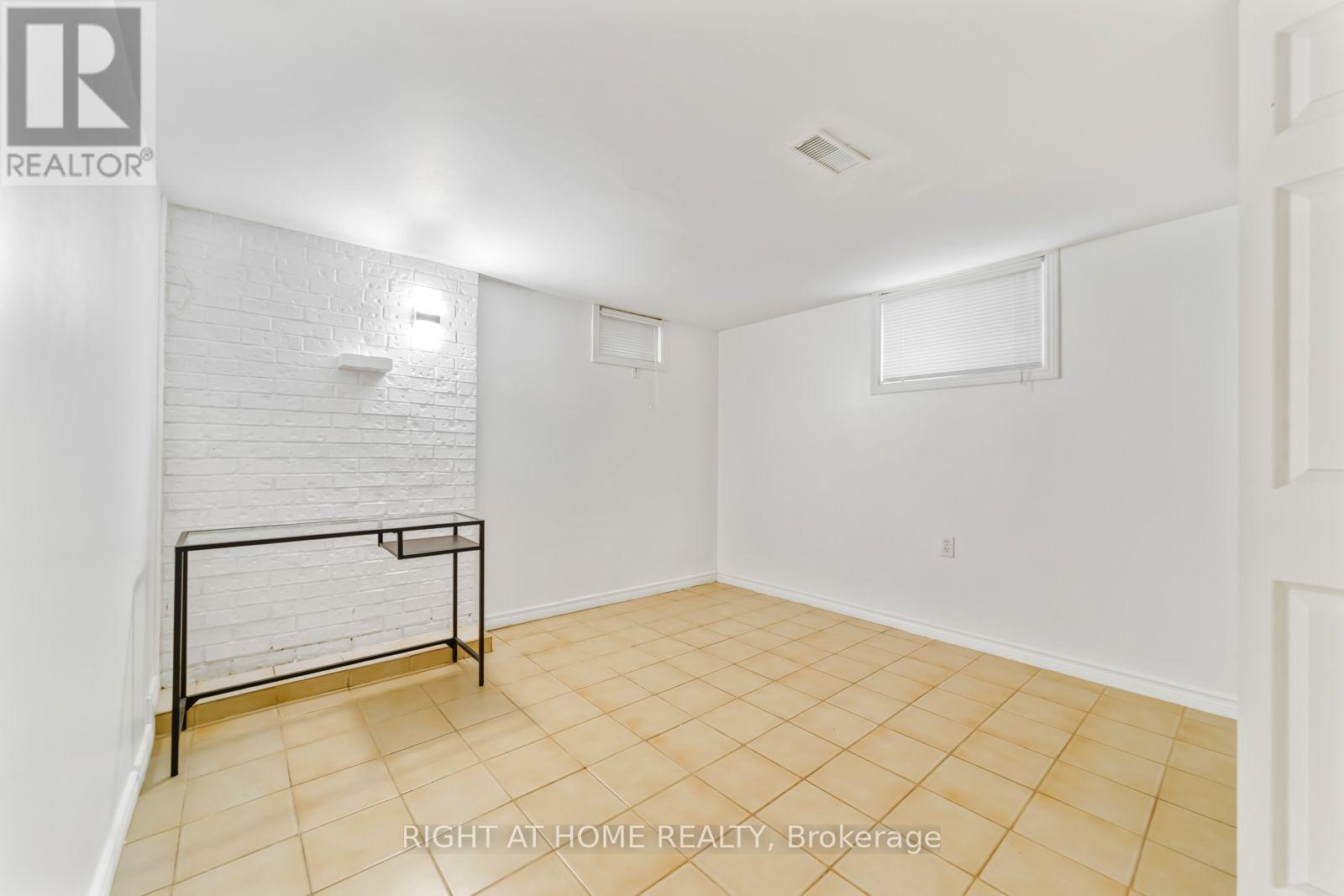 19 MARTORINO DRIVE - Image 27