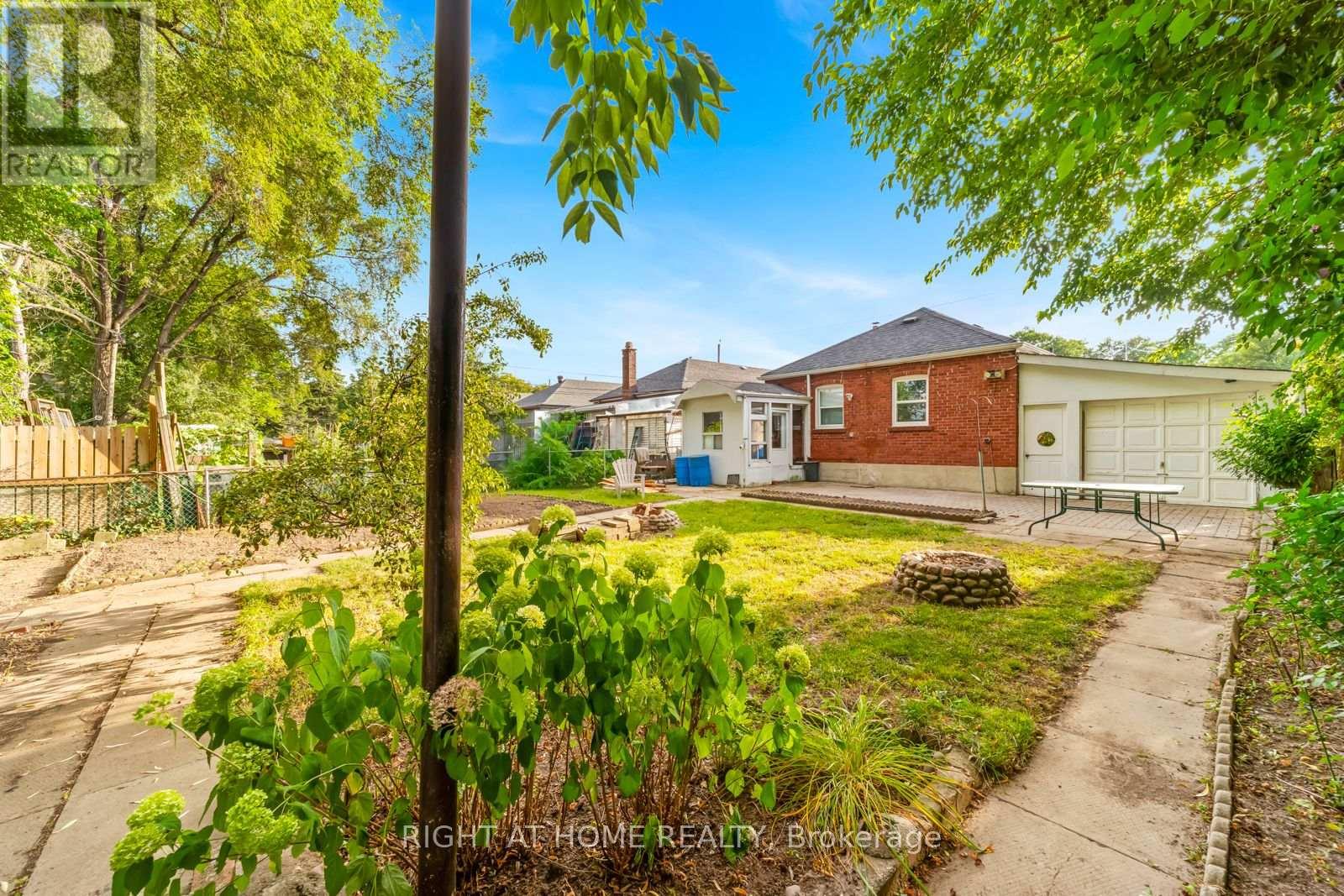 19 MARTORINO DRIVE - Image 32