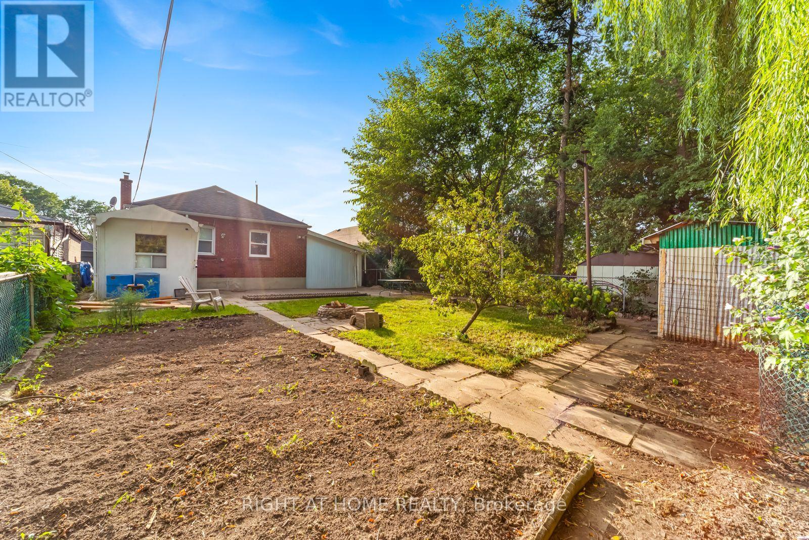 19 MARTORINO DRIVE - Image 33