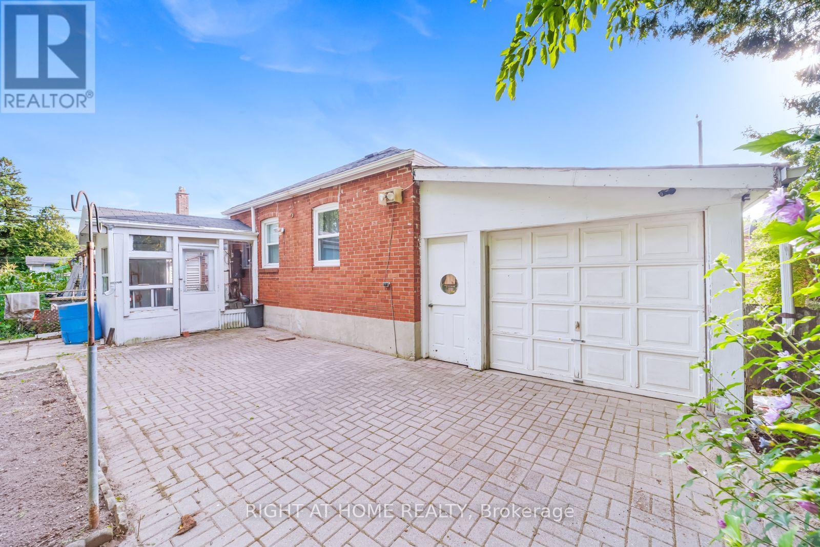 19 MARTORINO DRIVE - 34