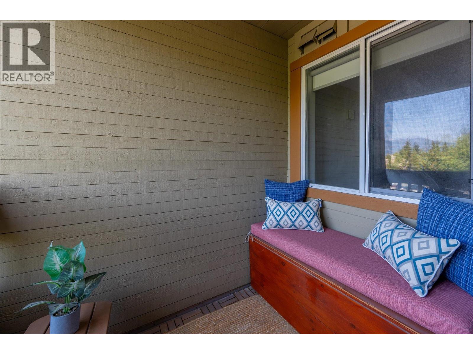 252 4340 LORIMER ROAD — photo 4