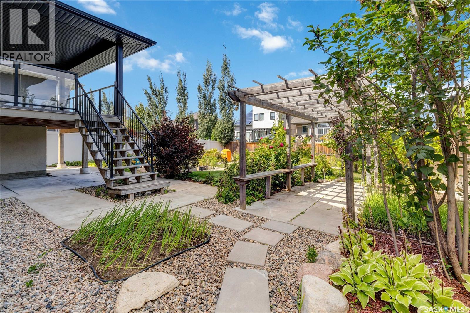 226 Mahabir COURT - 27