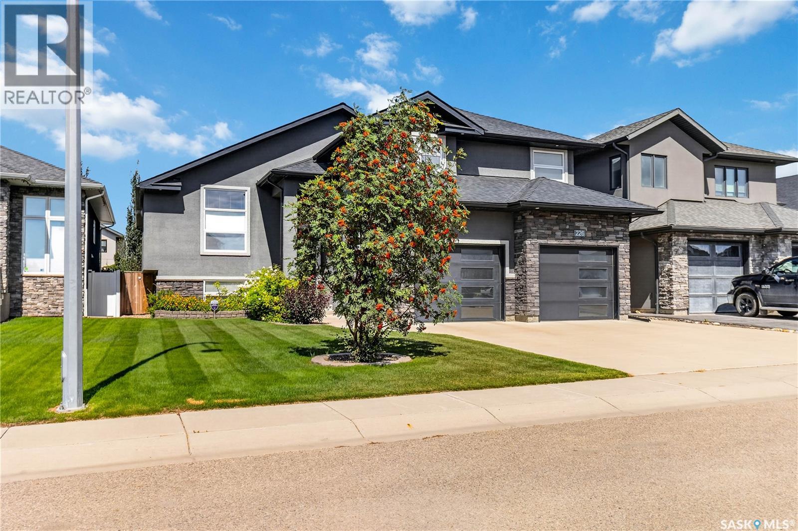226 Mahabir COURT - 28