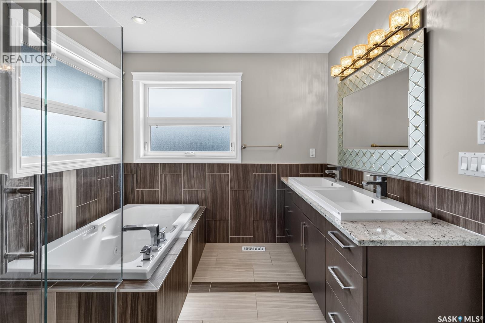 226 Mahabir COURT - 13