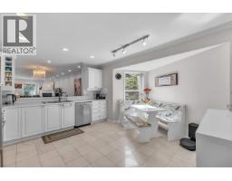 207 1500 Ostler Court, North Vancouver, BC V7G2S2 Photo 6
