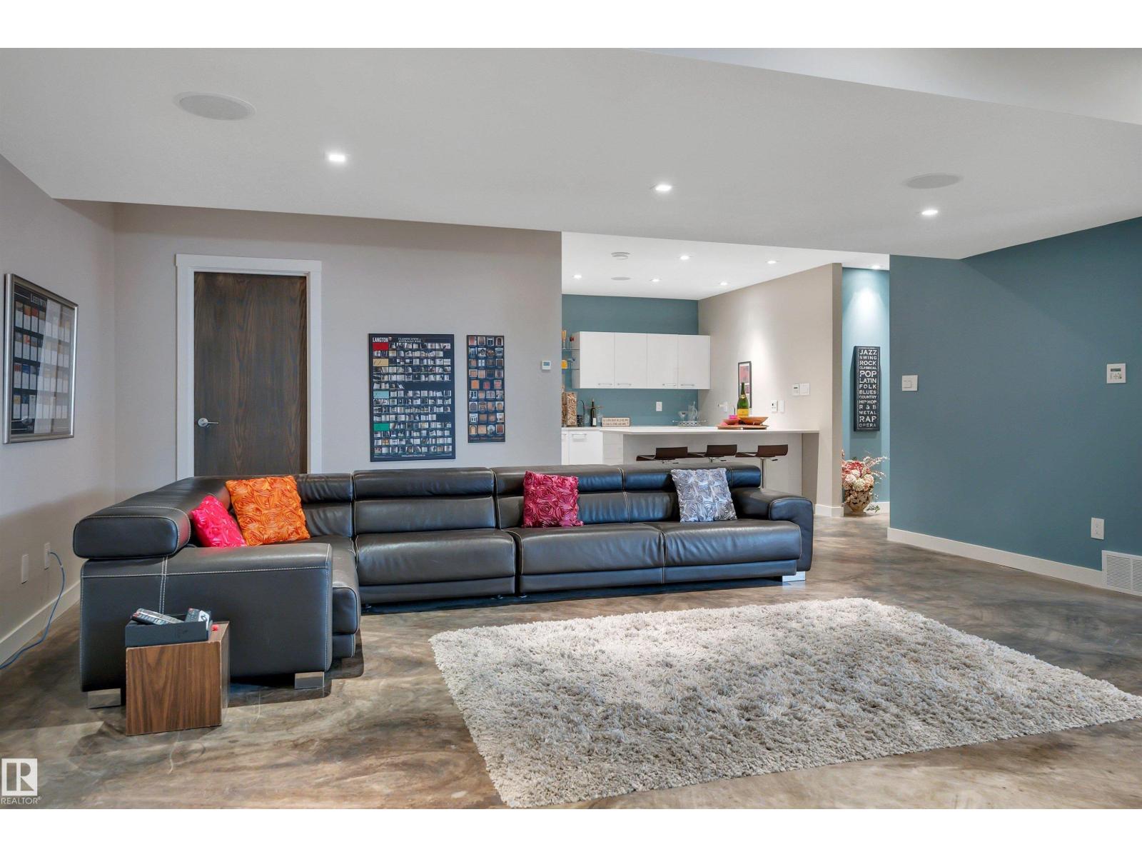 5047 MCLUHAN RD NW - 54