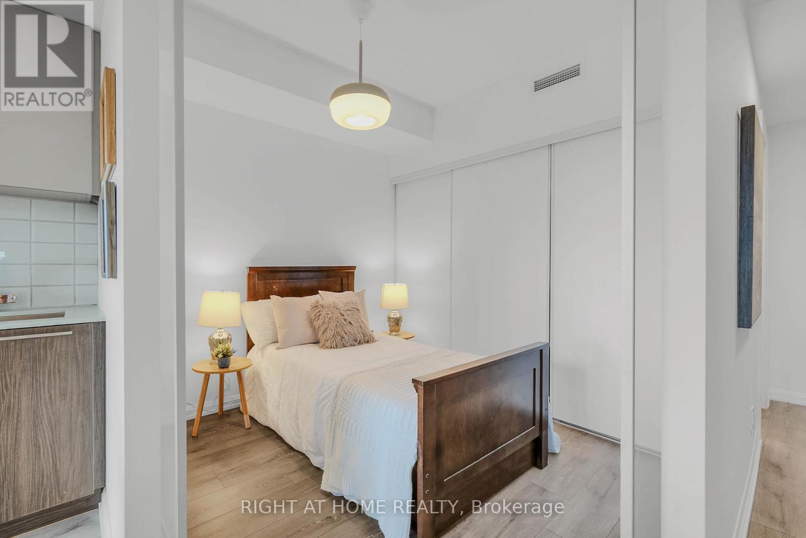 #414 4208 DUNDAS STREET W - 20