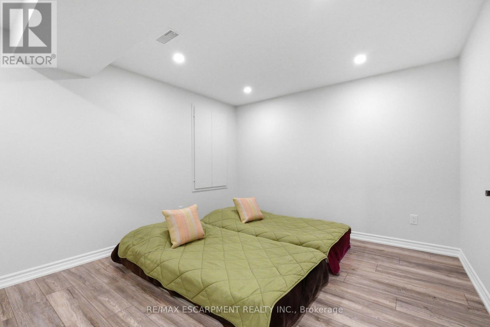 2241 GLAZEBROOK CIRCLE - Image 42