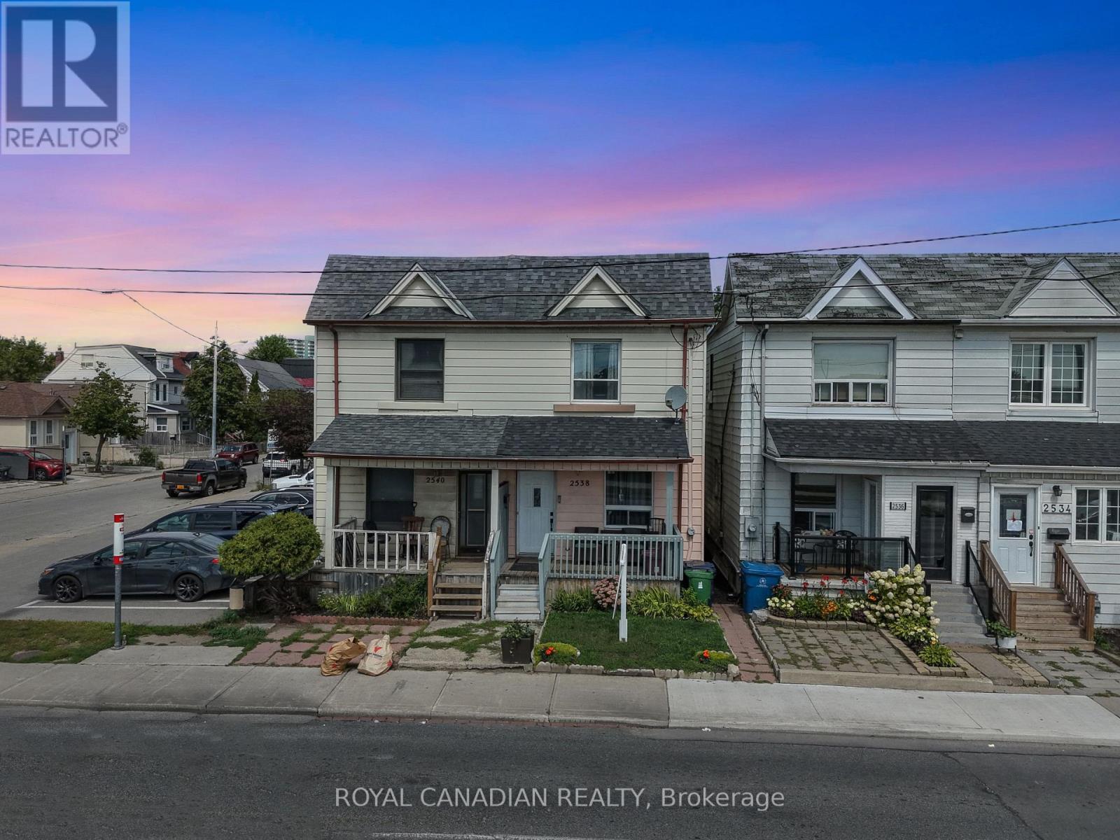 2538 ST CLAIR AVENUE W - 2