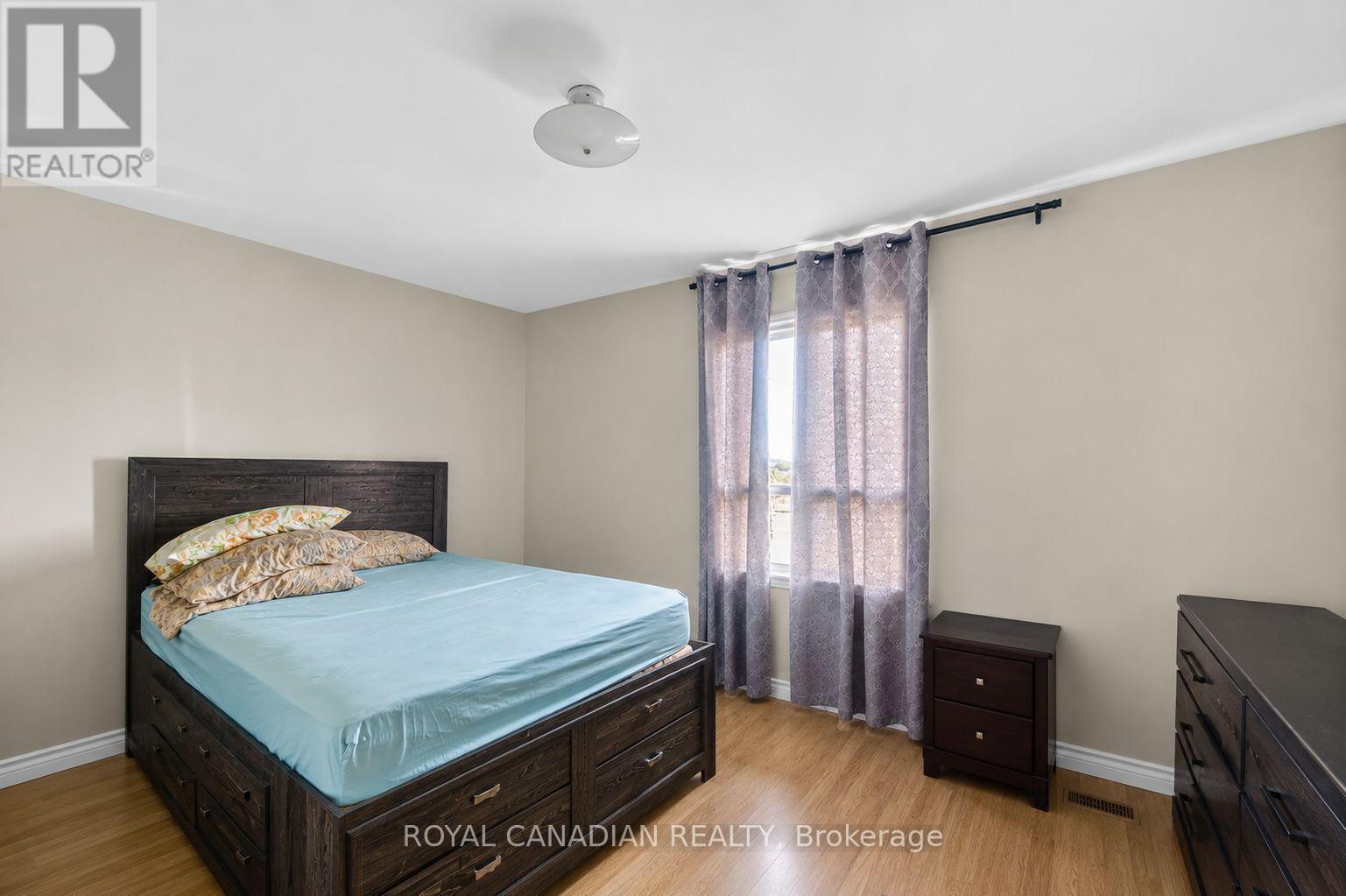 2538 ST CLAIR AVENUE W - Image 32