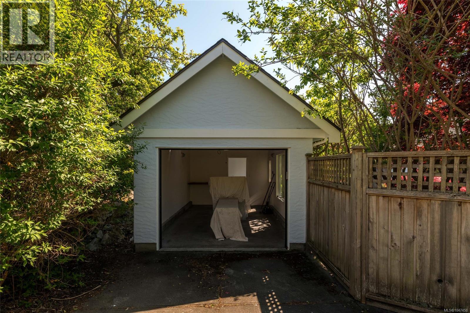 100 King George Terr - Image 46